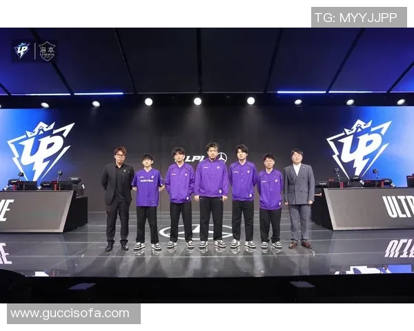 足球十号球星遭遇重大腿部伤病困扰 恢复之路充满挑战