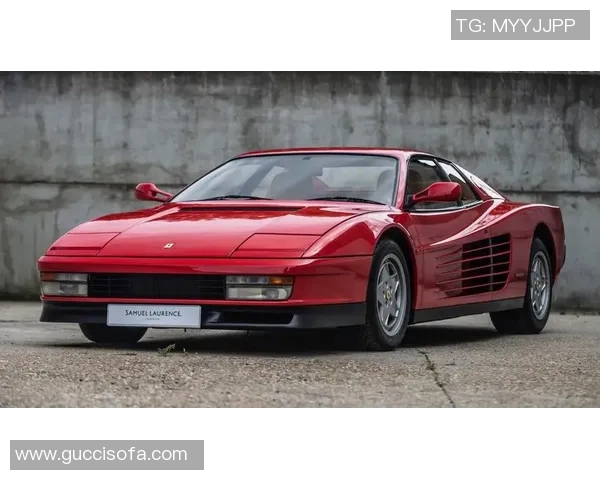 足球巨星们座驾大揭秘 看他们如何驾驶豪车彰显独特品味与个性 足球巨星们座驾大揭秘 看他们如何驾驶豪车彰显独特品味与个性