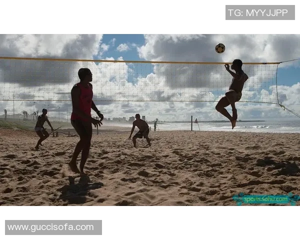 足球巨星豪华假期生活揭秘 阳光沙滩派对私享惬意时光