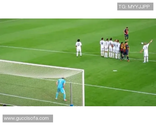 足球球星卡摆件珍藏版新品发布 展现足球传奇风采与艺术结合 足球球星卡摆件珍藏版新品发布 展现足球传奇风采与艺术结合