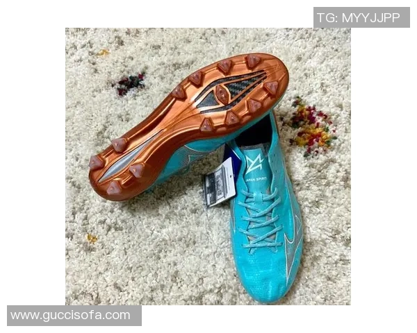 世界杯足球明星拖鞋背后的故事与设计灵感解析 世界杯足球明星拖鞋背后的故事与设计灵感解析