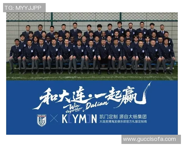 足球明星集结寻找签名之旅球迷热情与偶像之间的互动揭秘 足球明星集结寻找签名之旅球迷热情与偶像之间的互动揭秘